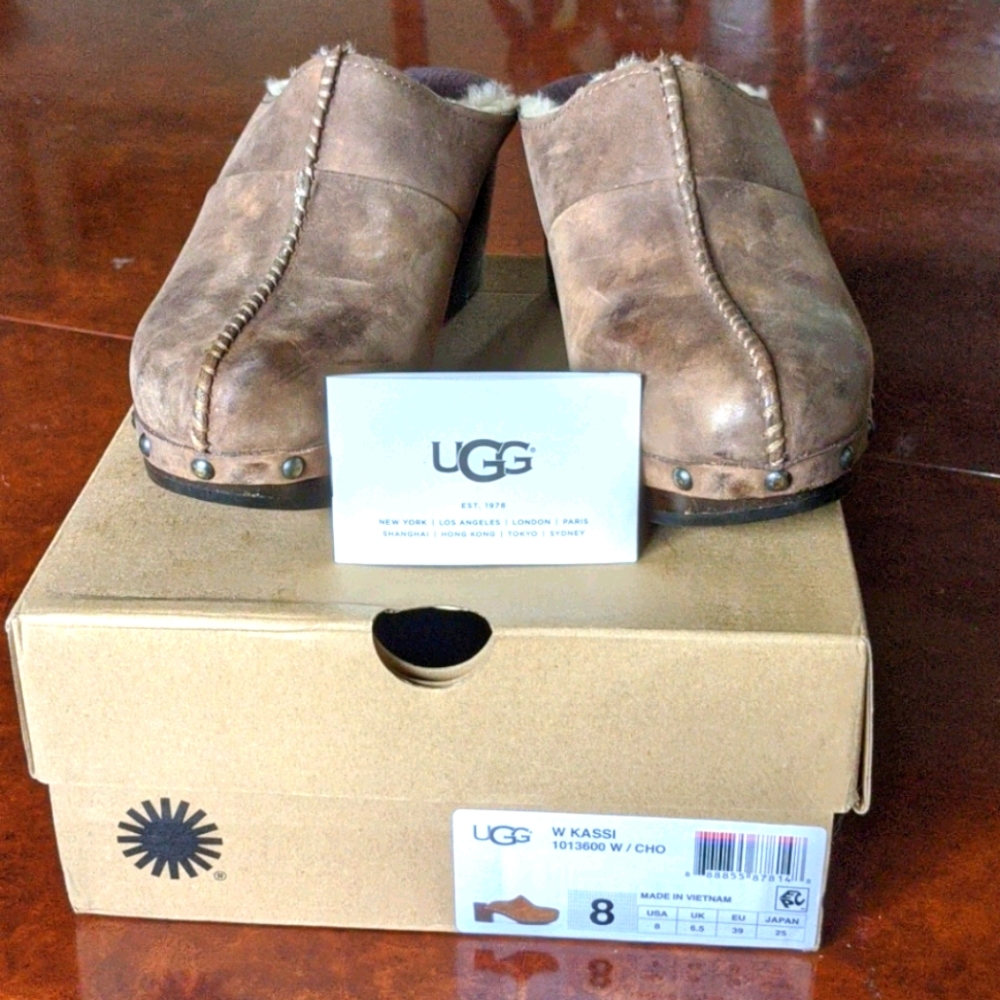 Ugg Kassi Clogs With Box, Perfect For Fall And Co… - image 1